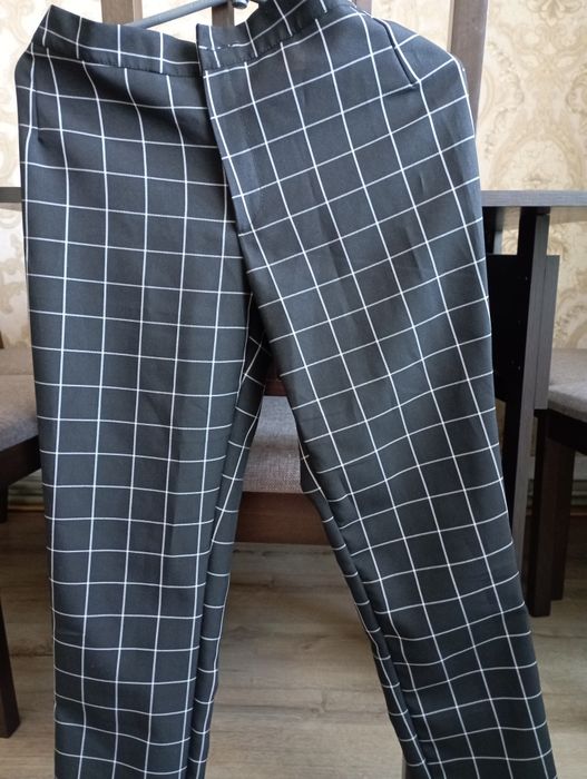 Продам брючний костюм