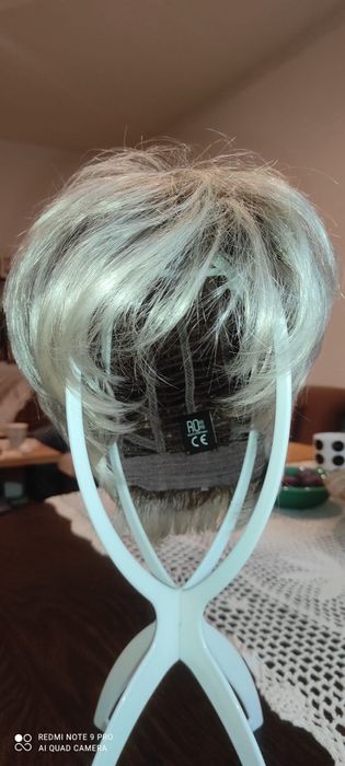 Sprzedam nowe peruki damskie
