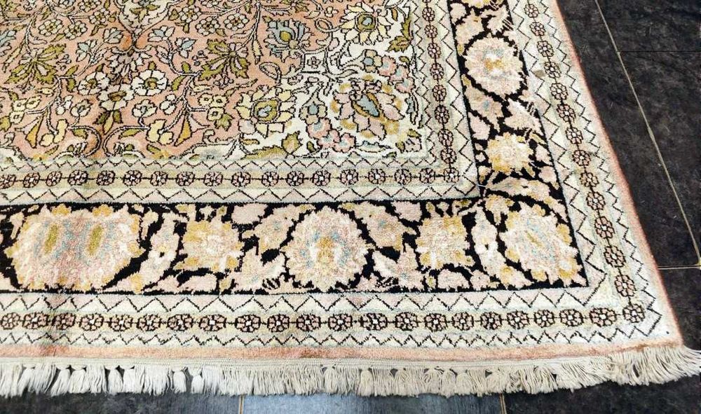 Tapete de SEDA natural de Caxemira com 277cm x 174cm