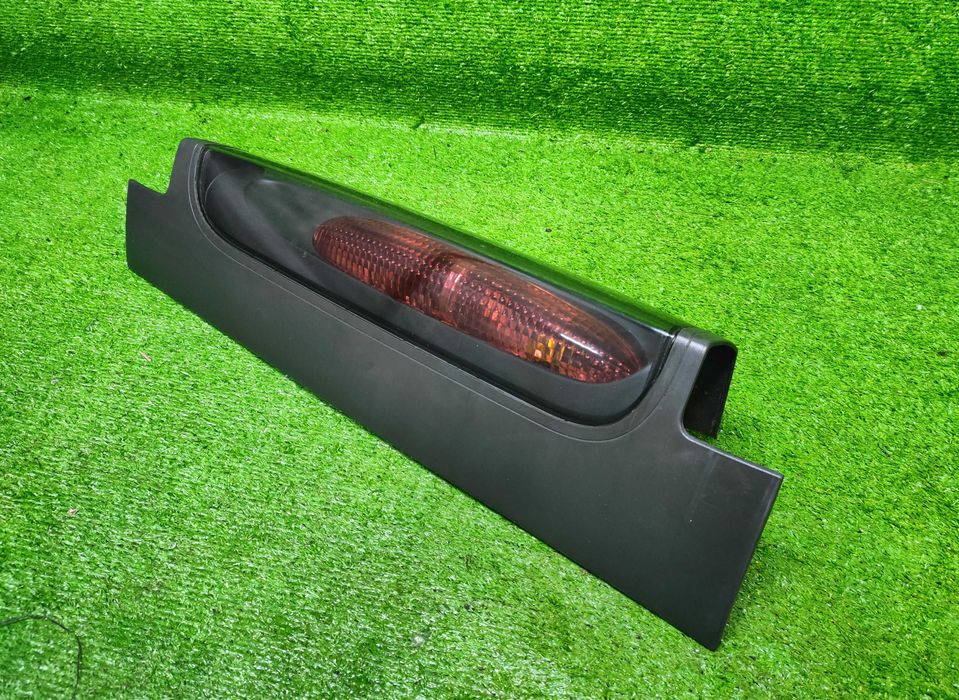 Lampa tylna Lewa Drzwi Tył na boki Trafic II Vivaro Primastar 2001-