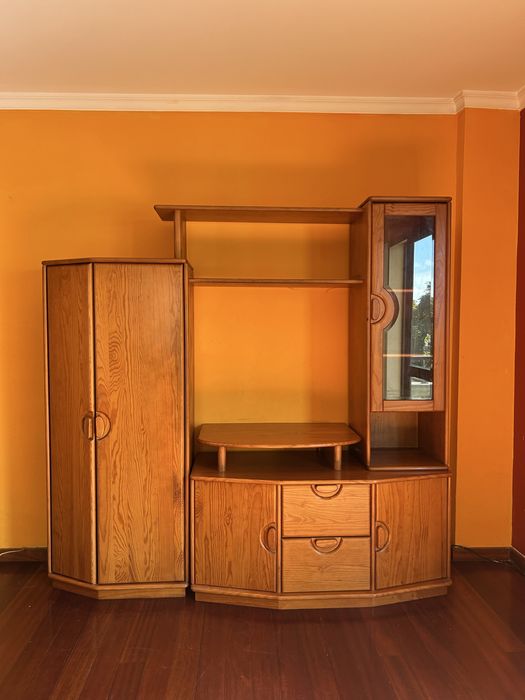 Móvel de sala madeira cerejeira em ótimo estado