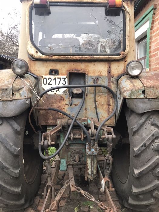 Продам трактор ЮМЗ 6 з плугом і прицепом.