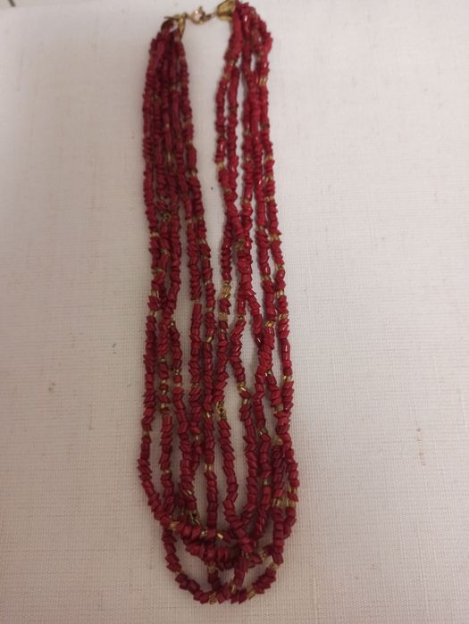 Вінтажні буси на застібці