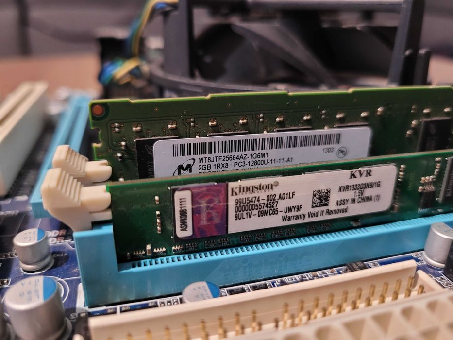 Platforma na Intelu GA-H55M-D2H + I3 530 + iGPU