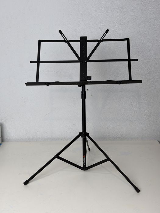 Estante partitura Proel com defeito