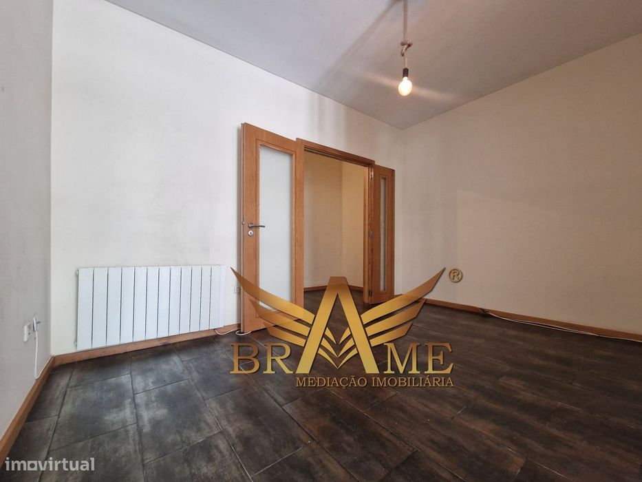 Apartamento T2 Com Lugar De Garagem | Rua Da Constituição - Porto