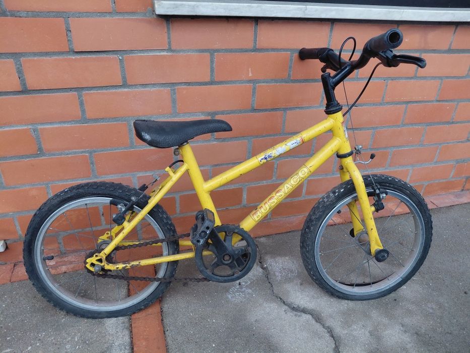 Bicicleta de criança a precisar de revisão geral completa 10€