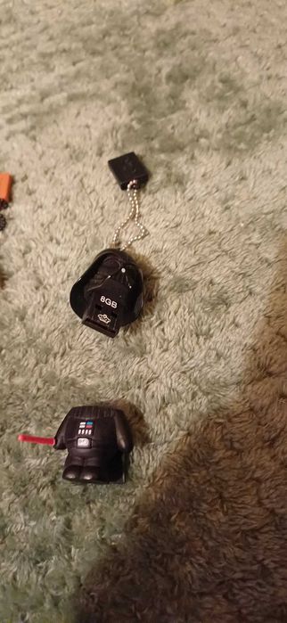 Pendrive 2 sztuki po 8 GB