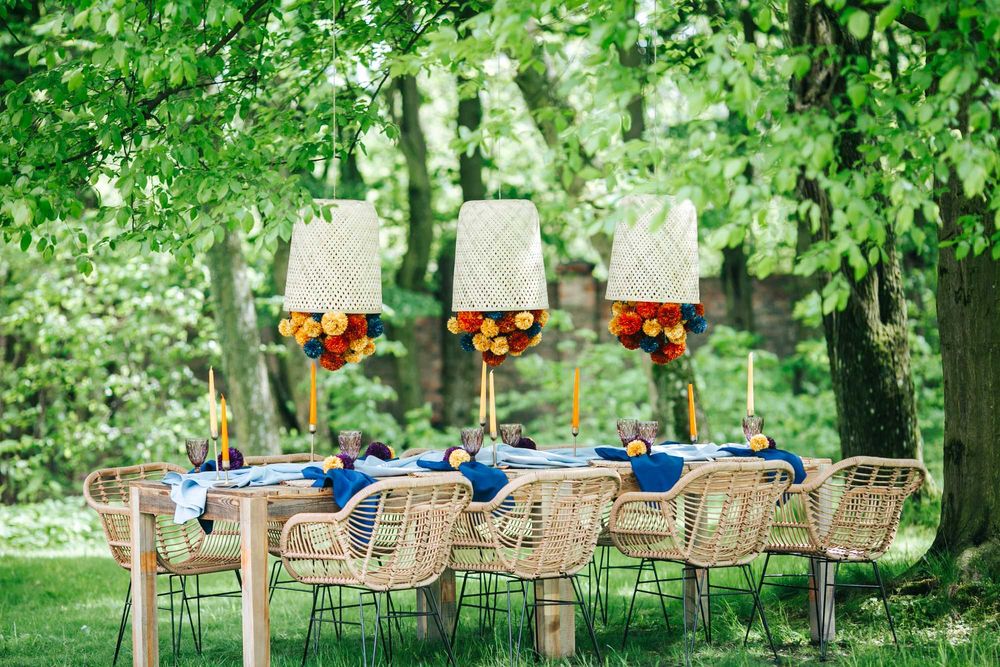 Wynajem krzeseł na wesele, krzesła weselne Boho rustykalne, drewniane