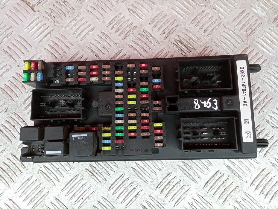 Блок запобіжників Range Rover предохранителей Range Rover Sport L494