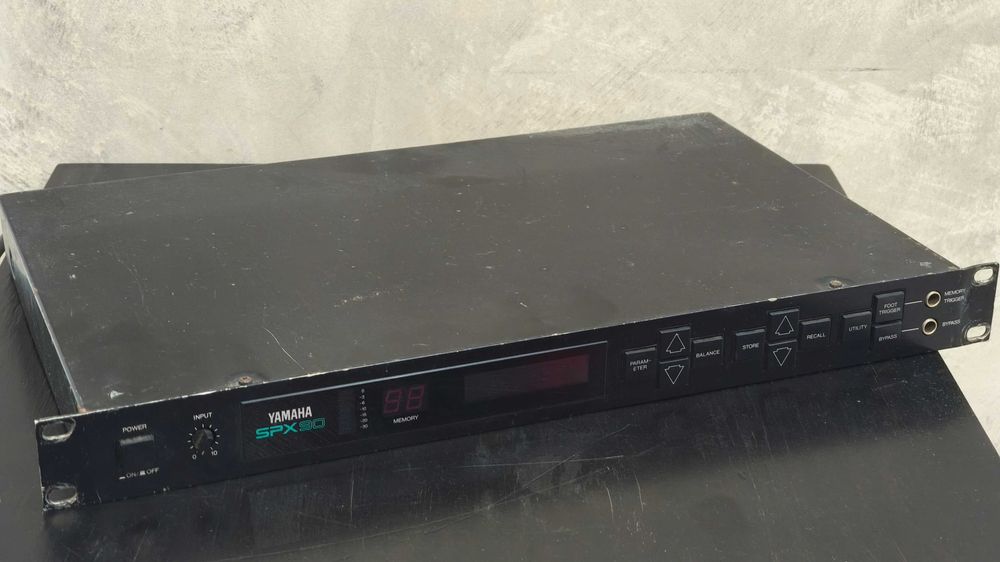 Processador de efeitos Yamaha SPX90