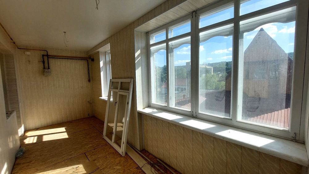 Продам 2-кімнатну квартиру. Вул.Київська,6а.