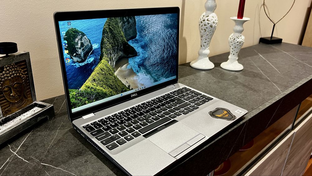 Dell Workstation Precision 3551 I7-10800H/16Gb RAM/SSD/nVidia Quadro 4Gb
