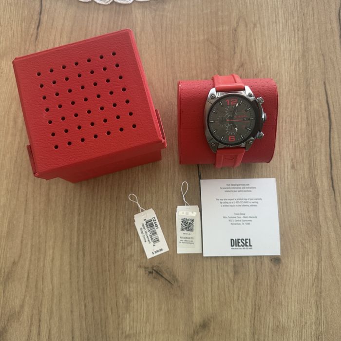 Diesel zegarek męski Overflow Chronograph czerwony