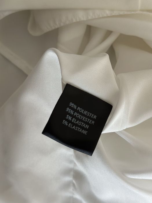 Sukienka z piórami elit look