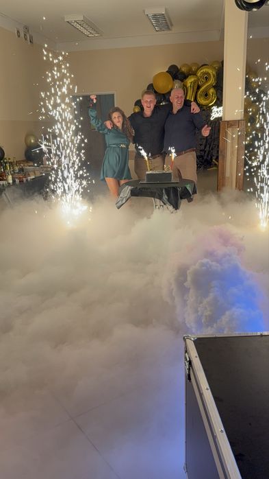 Wideobudka360,kolorowy dym,wiatraki iskier,ścianki,napis love,fontanny