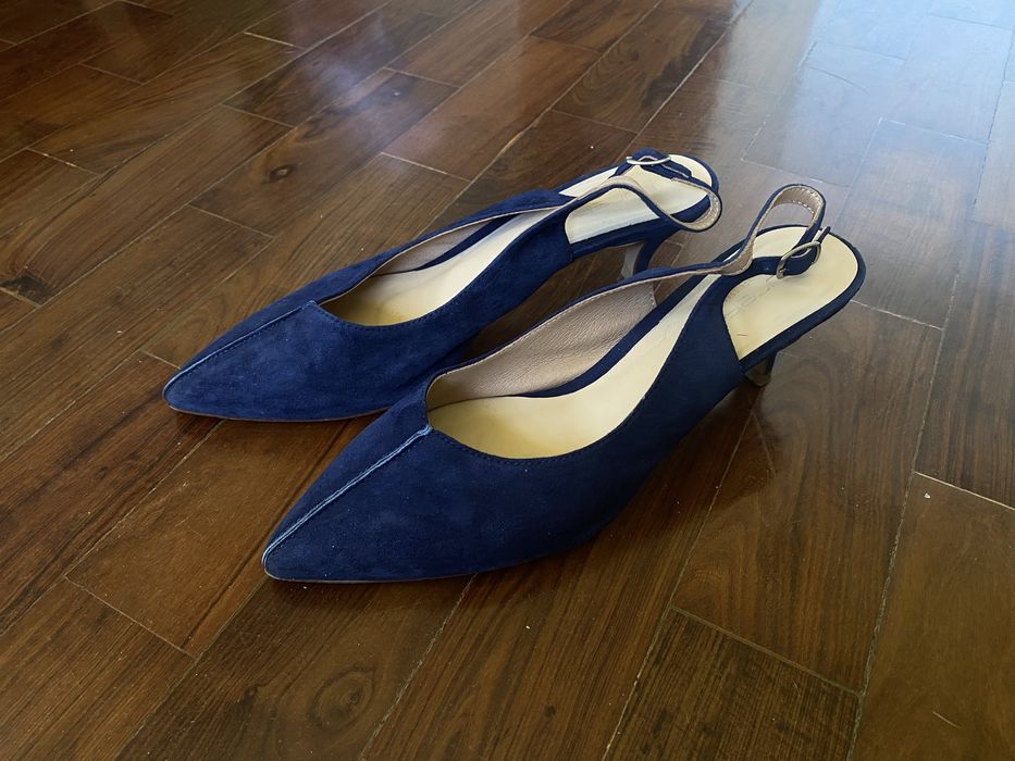 Sapatos em bico de salto pequeno estilo Stilettos marca EUREKA 41