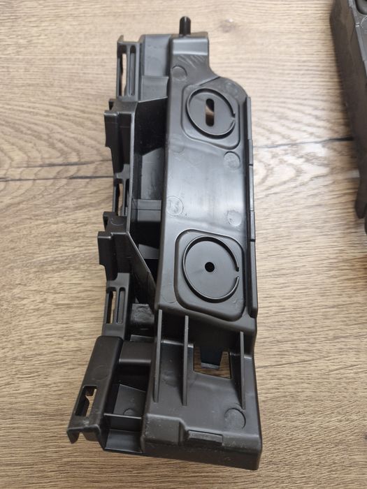 Конштейн заднього бампер VW ID.4 правий та лівий 11G807393A