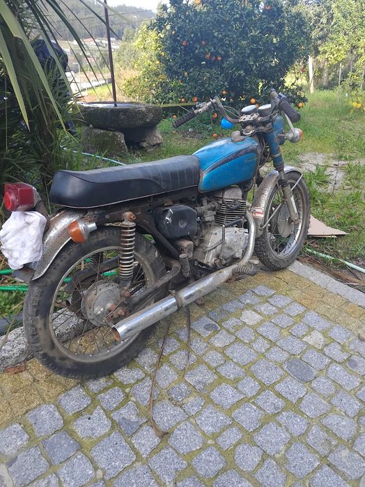 Honda 125 para reparação