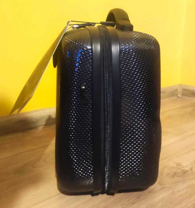 Kosmetyczka podróżna z polikarbonu marki WITTCHEN granatowa