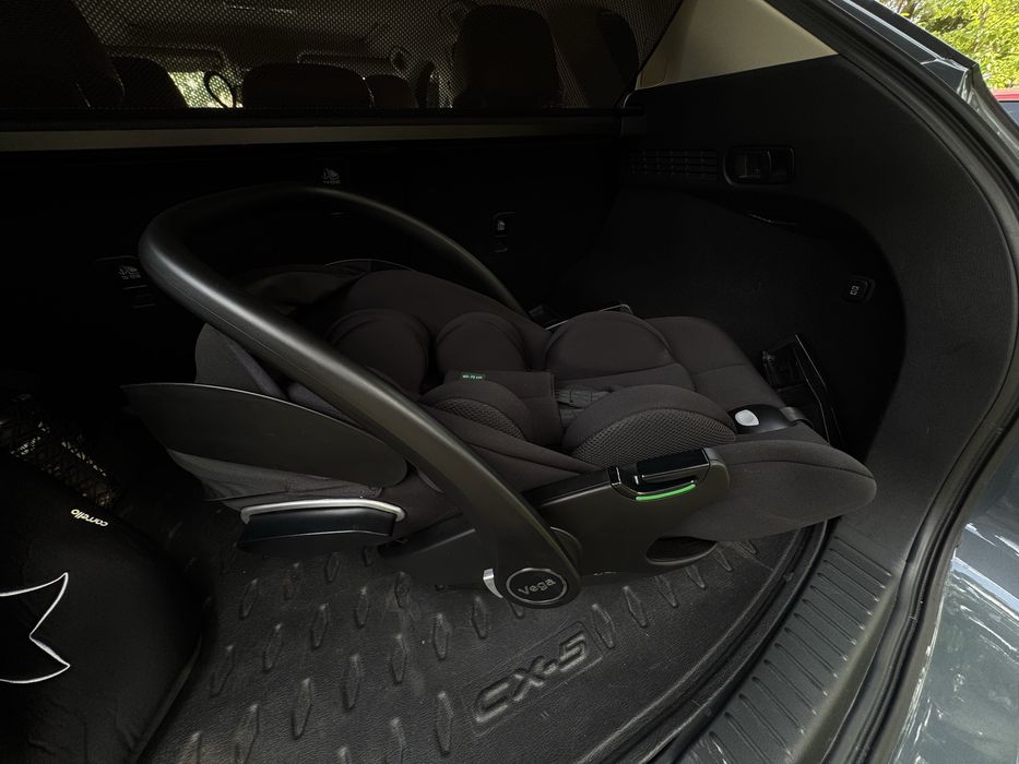 Автолюлька,автокрісло Carrello vega з поворотною базою
