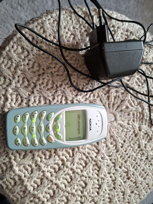 Nokia 3410 z ładowarką