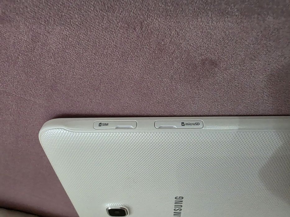 Samsung Tab E , versão wifi e Cartão SIM