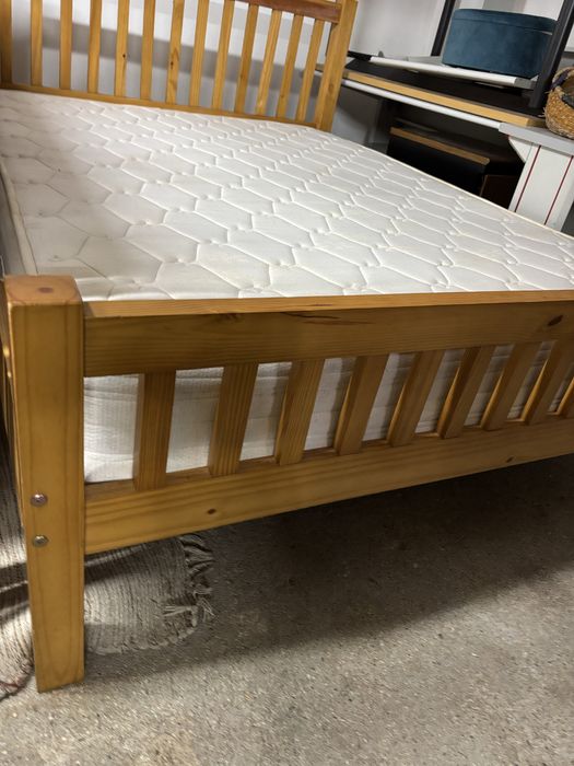Cama de casal excelente