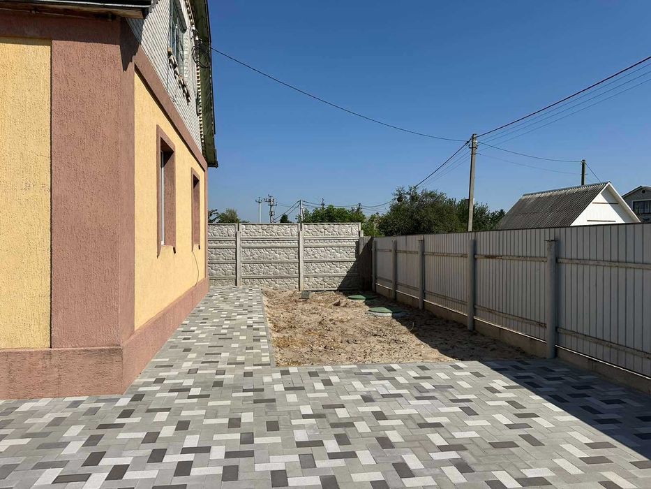 Продається гарний будинок! с. Плесецьке)