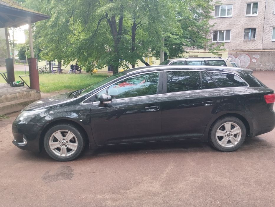 Продам тойота авенсіс 2012р