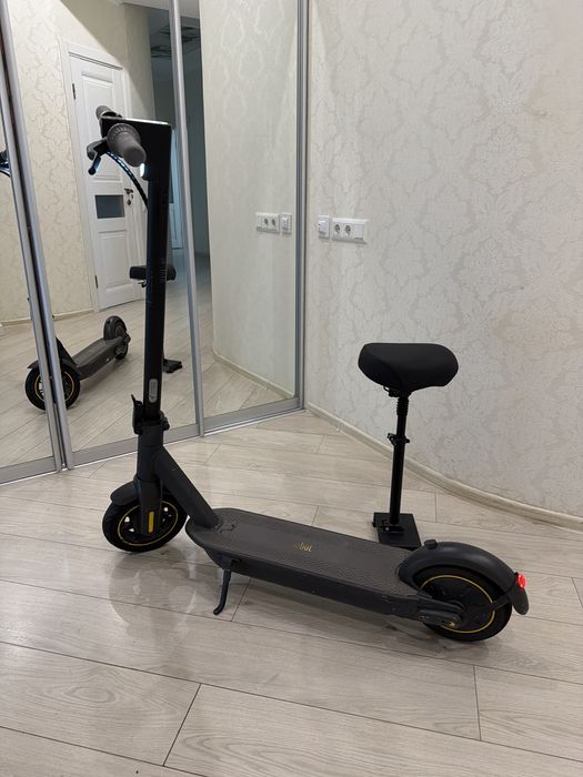 Электросамокат Ninebot KickScooter Max G30 (с сиденьем) / Segway