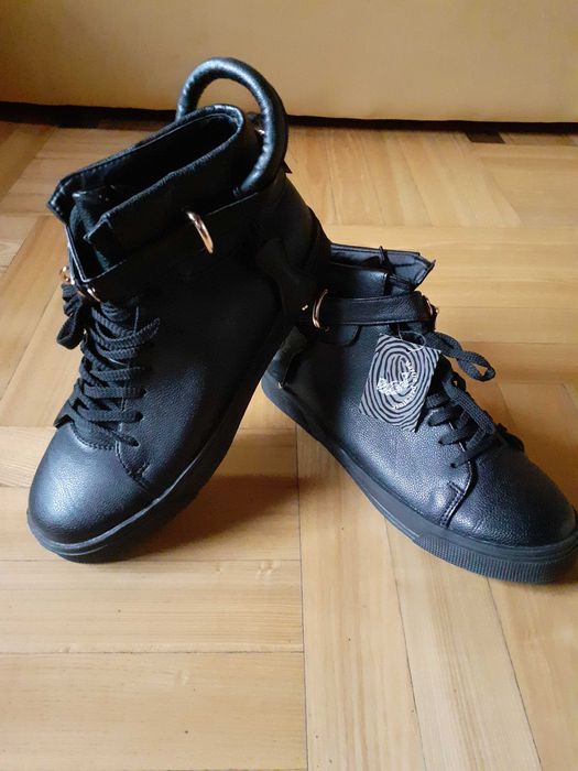 Nowe, czarne buty Martin Pescatore