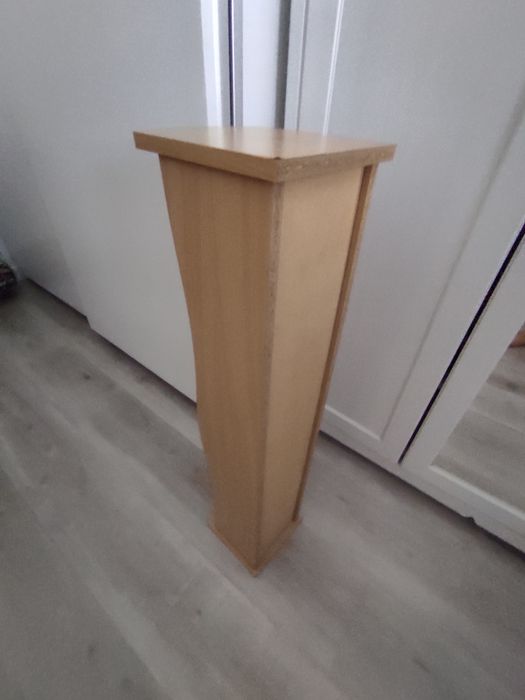 Duas estantes para CD com 80 cm