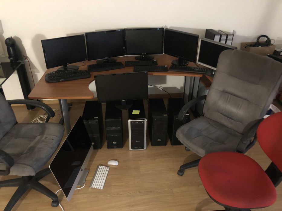 Lot of 5 Powerful Computers (16G/8G ram) with Desks64283892755458121