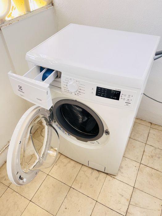Máquina de Lavar Roupa Electrolux 7kg 1200RPM