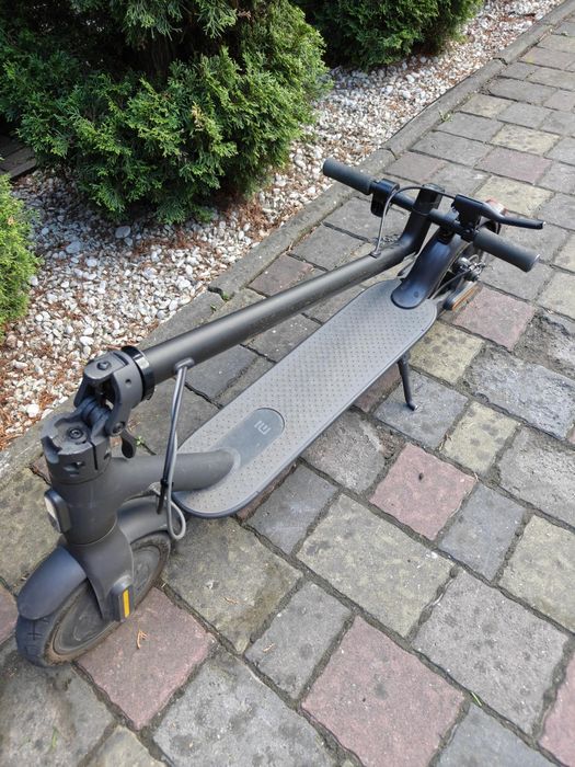 Електросамокат  Xiaomi Mi Electric Scooter
