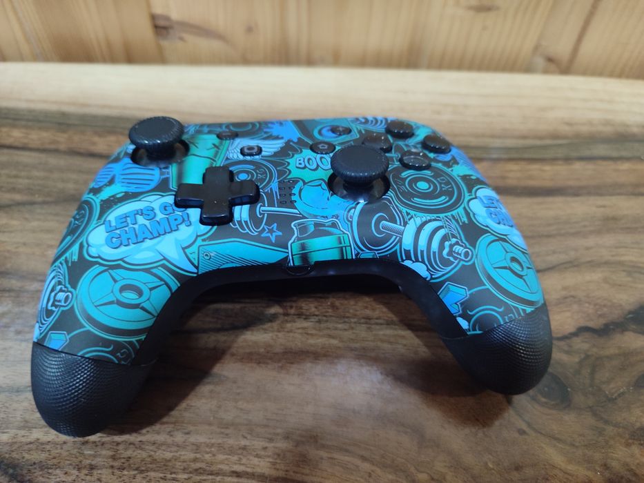 Контролери PS4, Nintendo Switch, ПК, Xbox. Джойстики. Є різні варіанти