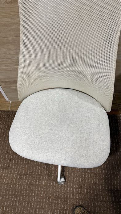 Cadeira de escritorio bege ikea