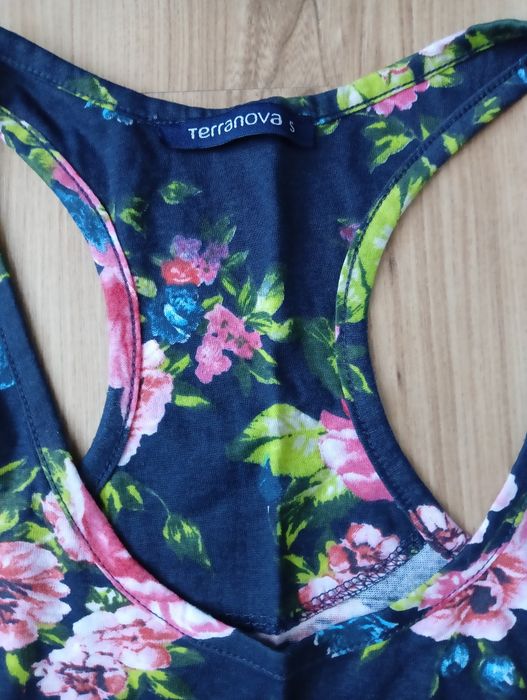 Nowa bawełniana bluzka na ramiączkach w kwiaty