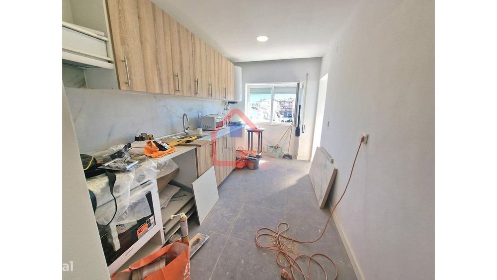 Apartamento T3 em Moita — Baixa Da Banheira E Vale Da Amoreira, Setúbal