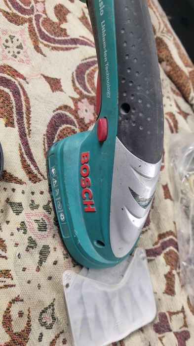 Nożyce akumulatorowe Bosch do krzewów