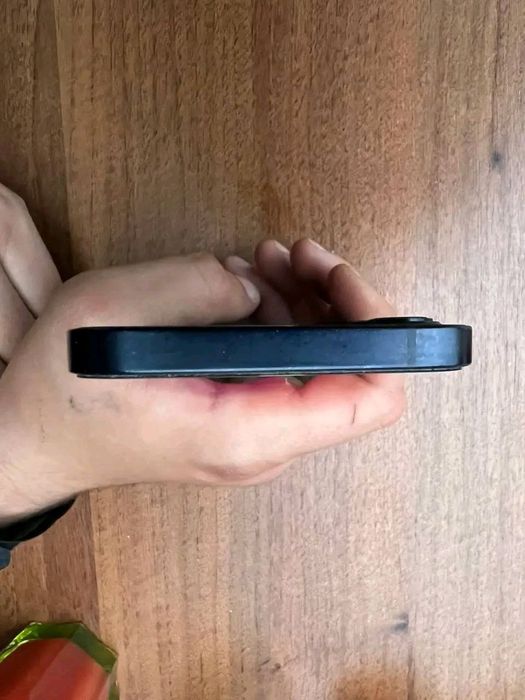 Продам iPhone 12 б/у