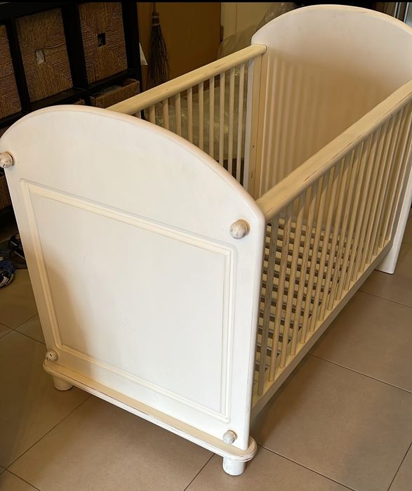 Berço/cama de grades em madeira maciça