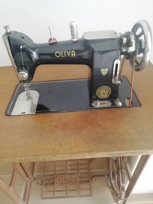 Máquina de costura Oliva