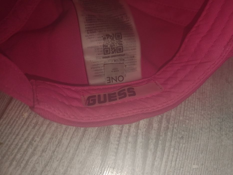Czapka GUESS nowa