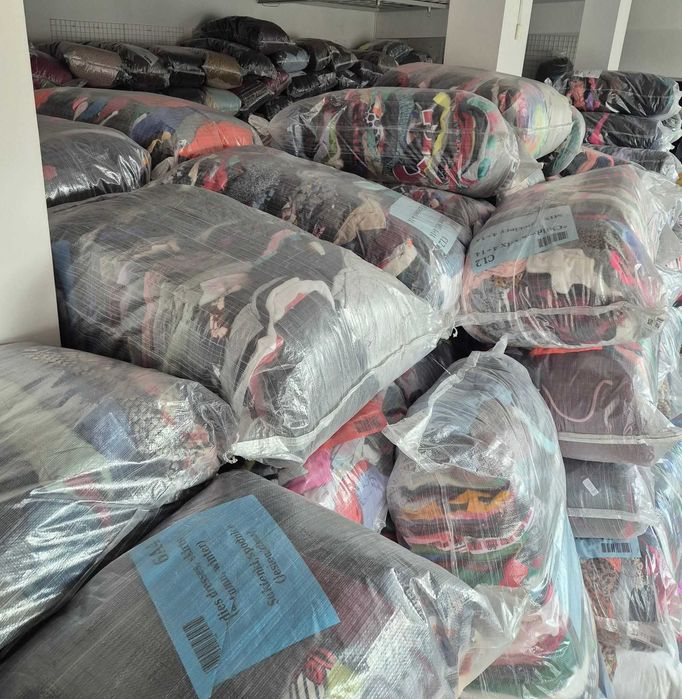 Hurtownia Odzieży Używanej Sortowanej z USA bluzy damsko męskie