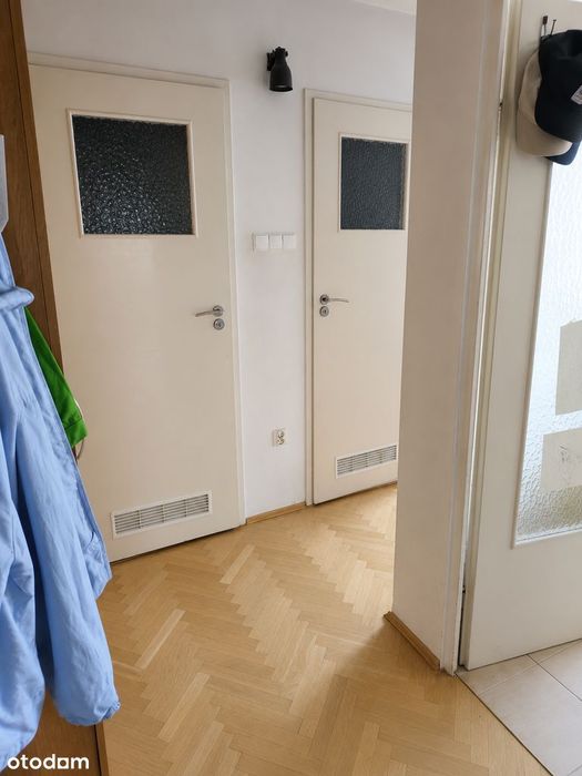3 pokoje z panoramicznym widokiem 13p, blisko metra, do remontu
