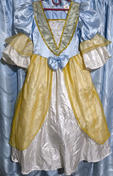 Продам карнавальну сукню, в чудовому стані на дитяче свято Новий рік