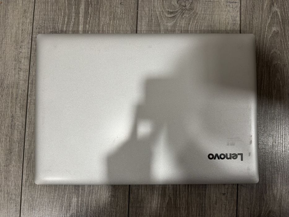 Ігровий ноутбук. I5 7200u, MX110, 8Gb DDR4. SSD240Gb, HDD320Gb.