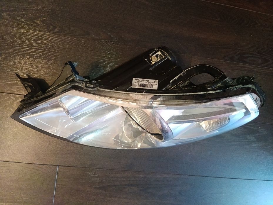 Продам фары Пежо Эксперт